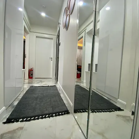 아파트 - Little Hagia Sophia *